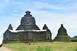One of the many temples in Mrauk U